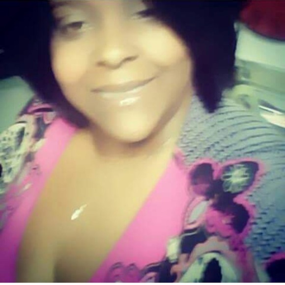 Meet your Posher, Latonya - Picture 2 of 2